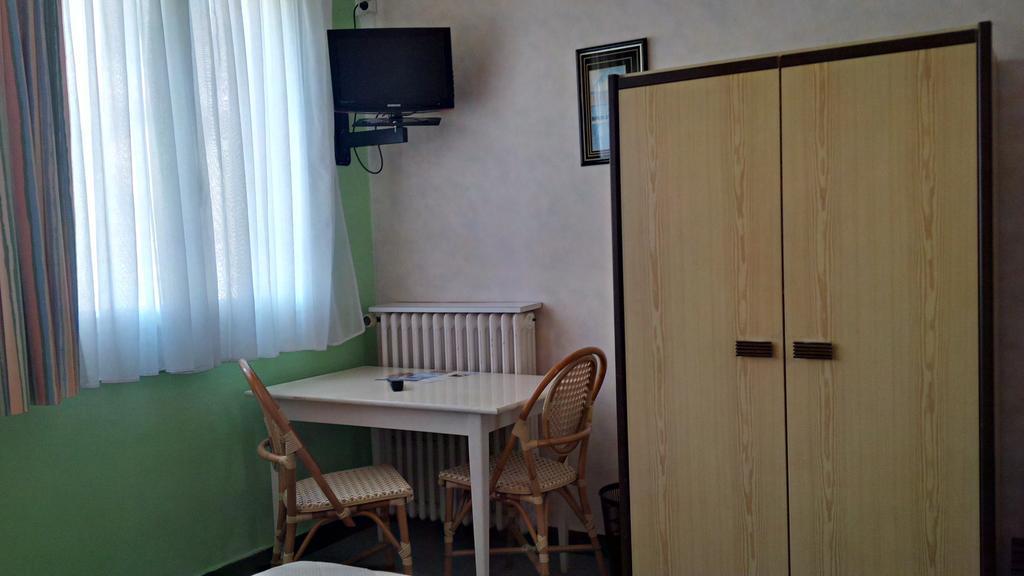 סן נזאר Hotel De Touraine חדר תמונה